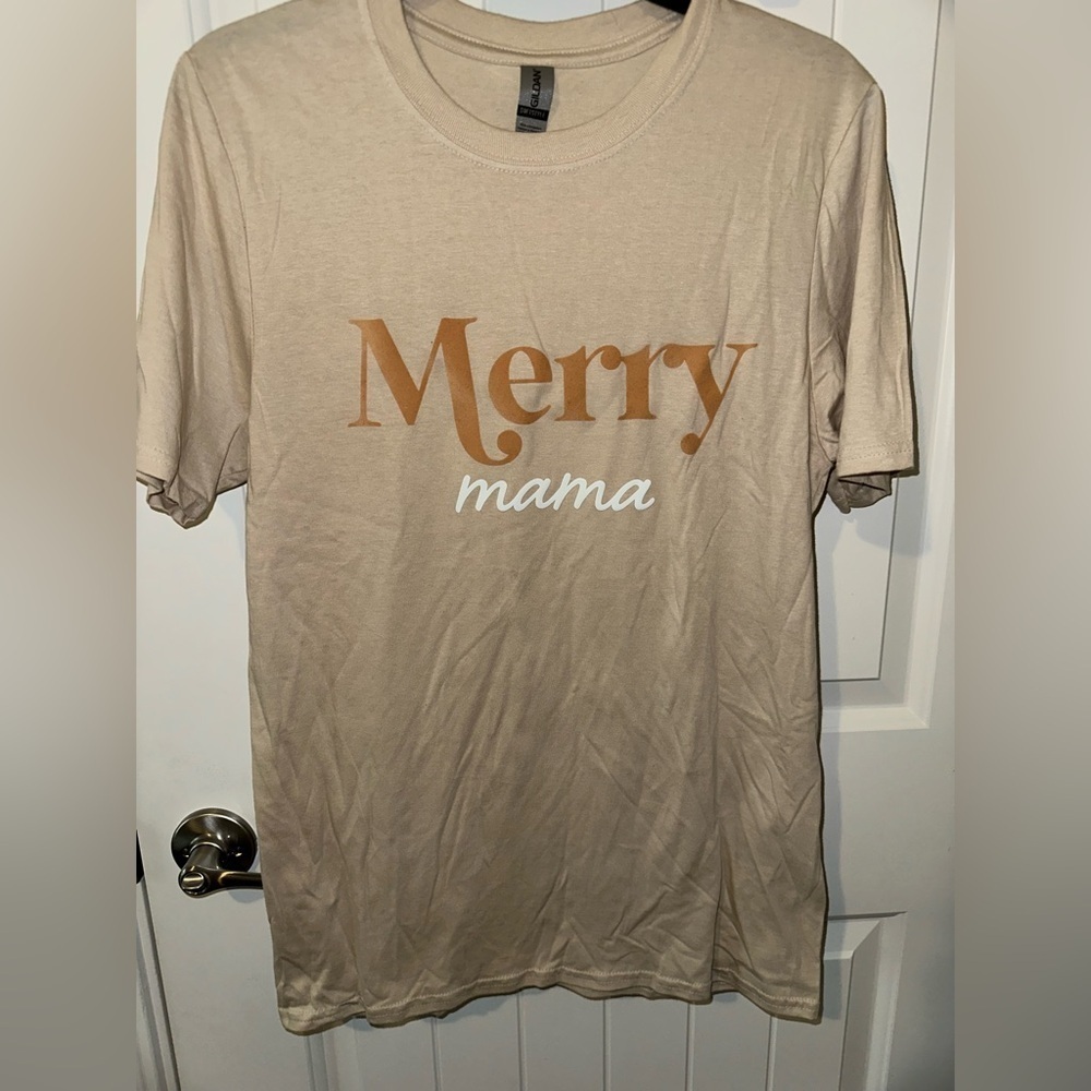 Merry Mama Graphic T-Shirt - Picture 1 of 3